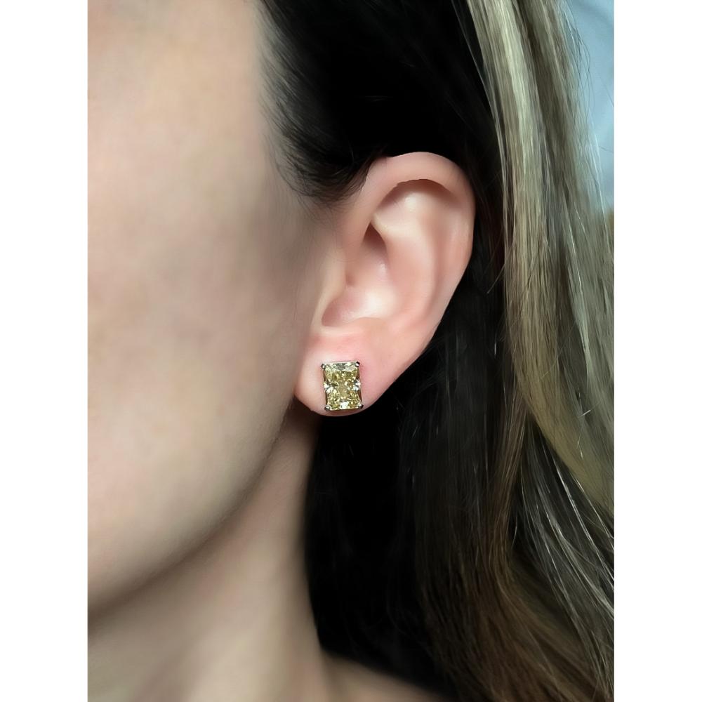 Brinco Retangular Moissanites Yellow